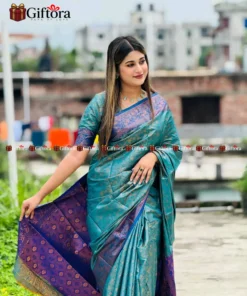 Alternative view of স্পেশাল প্রিয়সী কম্ব প্যাকেজ