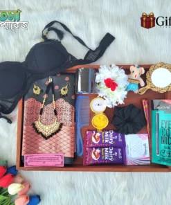 প্রিয়তমার প্রিমিয়াম গিফট শাড়ি বক্স