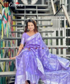 Alternative view of প্রিয়তমার প্রিমিয়াম গিফট শাড়ি বক্স