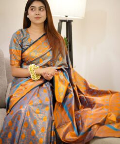 Alternative view of ঐতিহ্যবাহী কাঞ্জিপুরাম সিল্ক শাড়ি (ব্লাউজ পিস সহ)